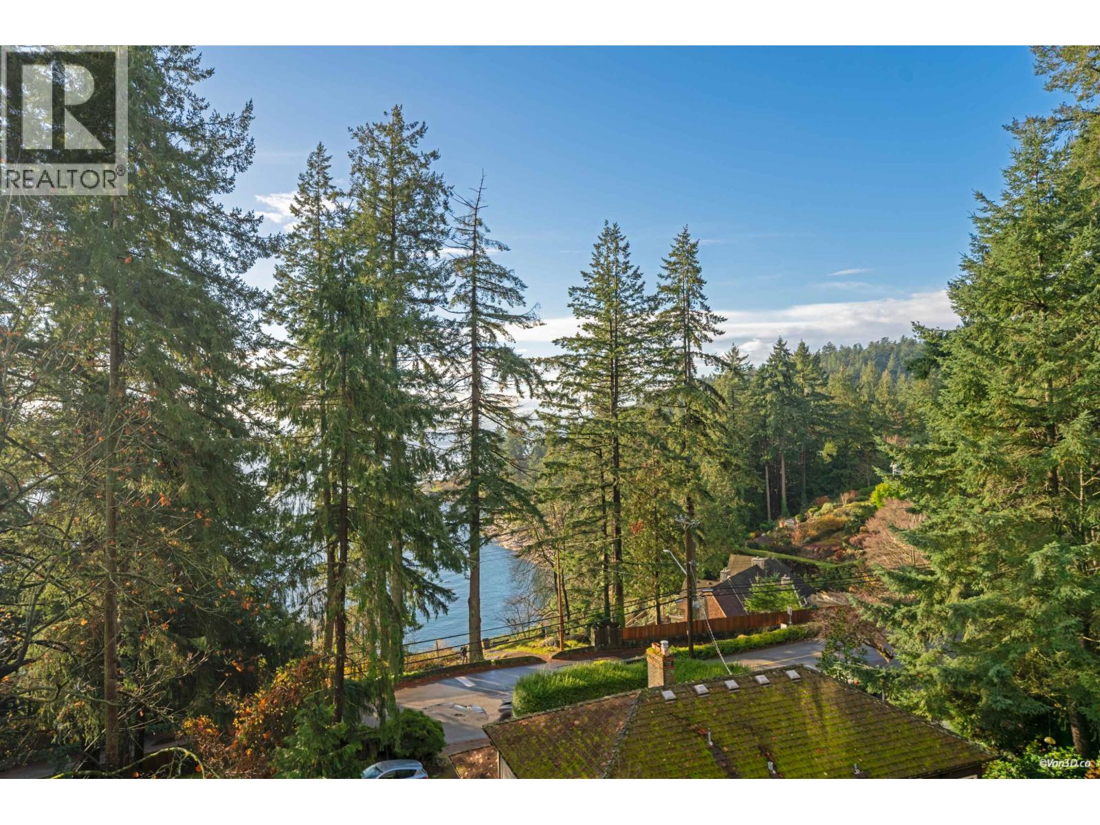 4437 PICCADILLY NORTH, West Vancouver