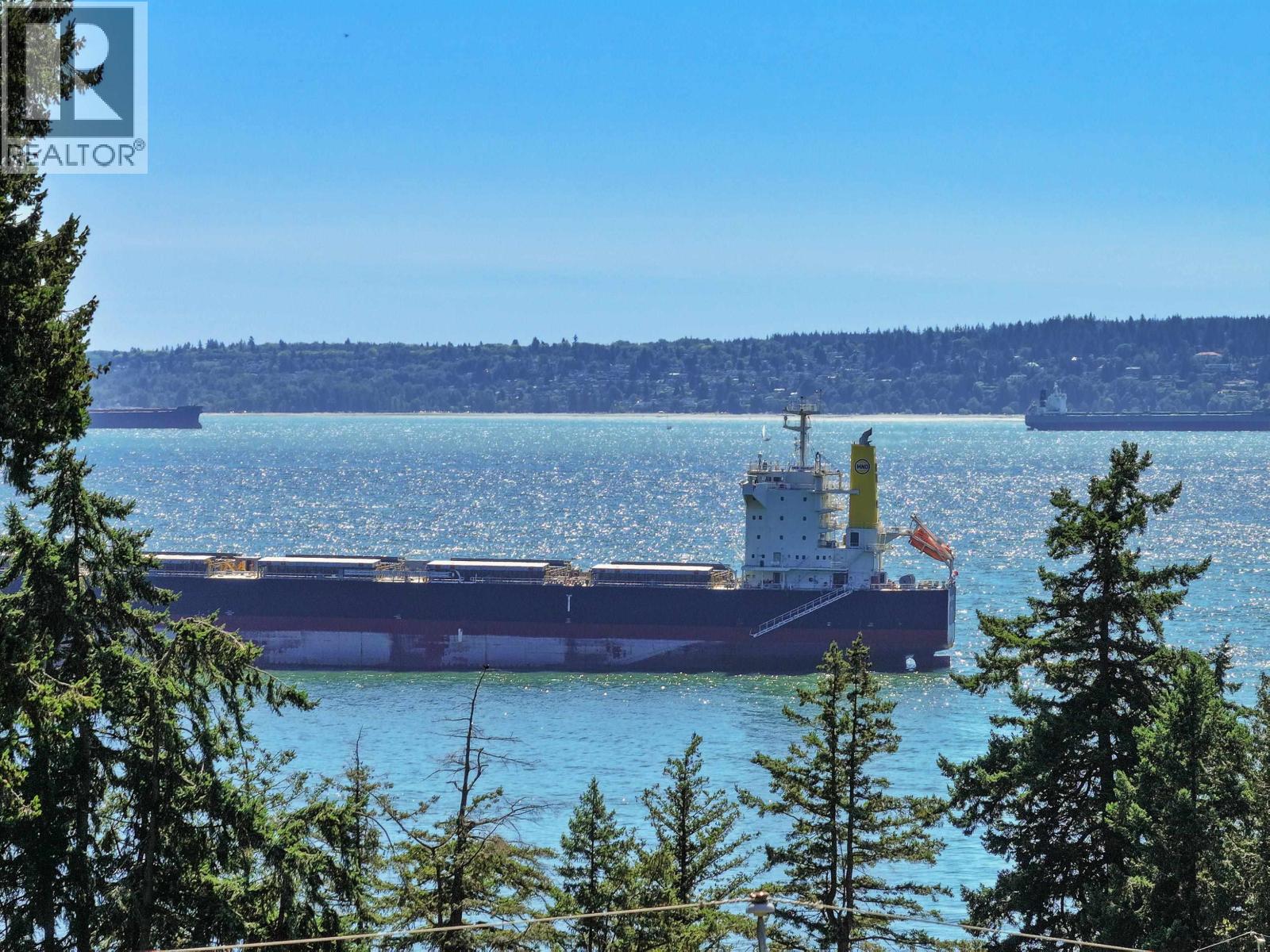 4701 PICCADILLY SOUTH ROAD, West Vancouver