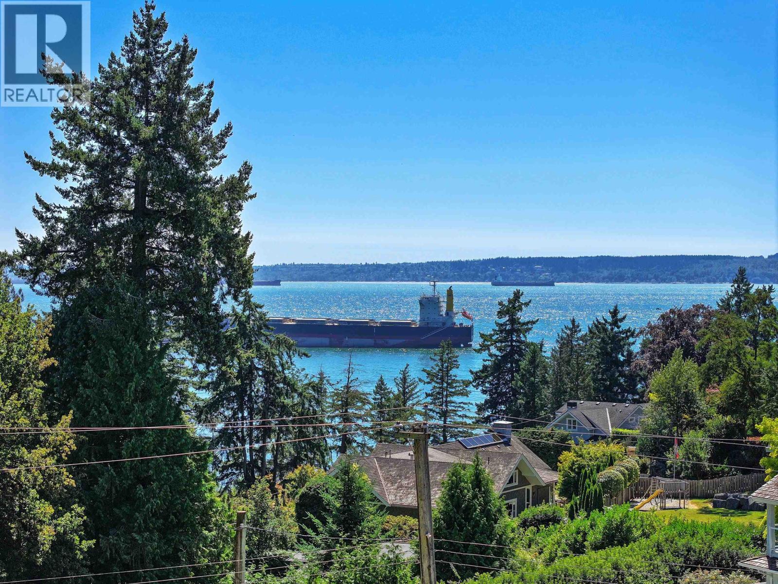 4701 PICCADILLY SOUTH ROAD, West Vancouver