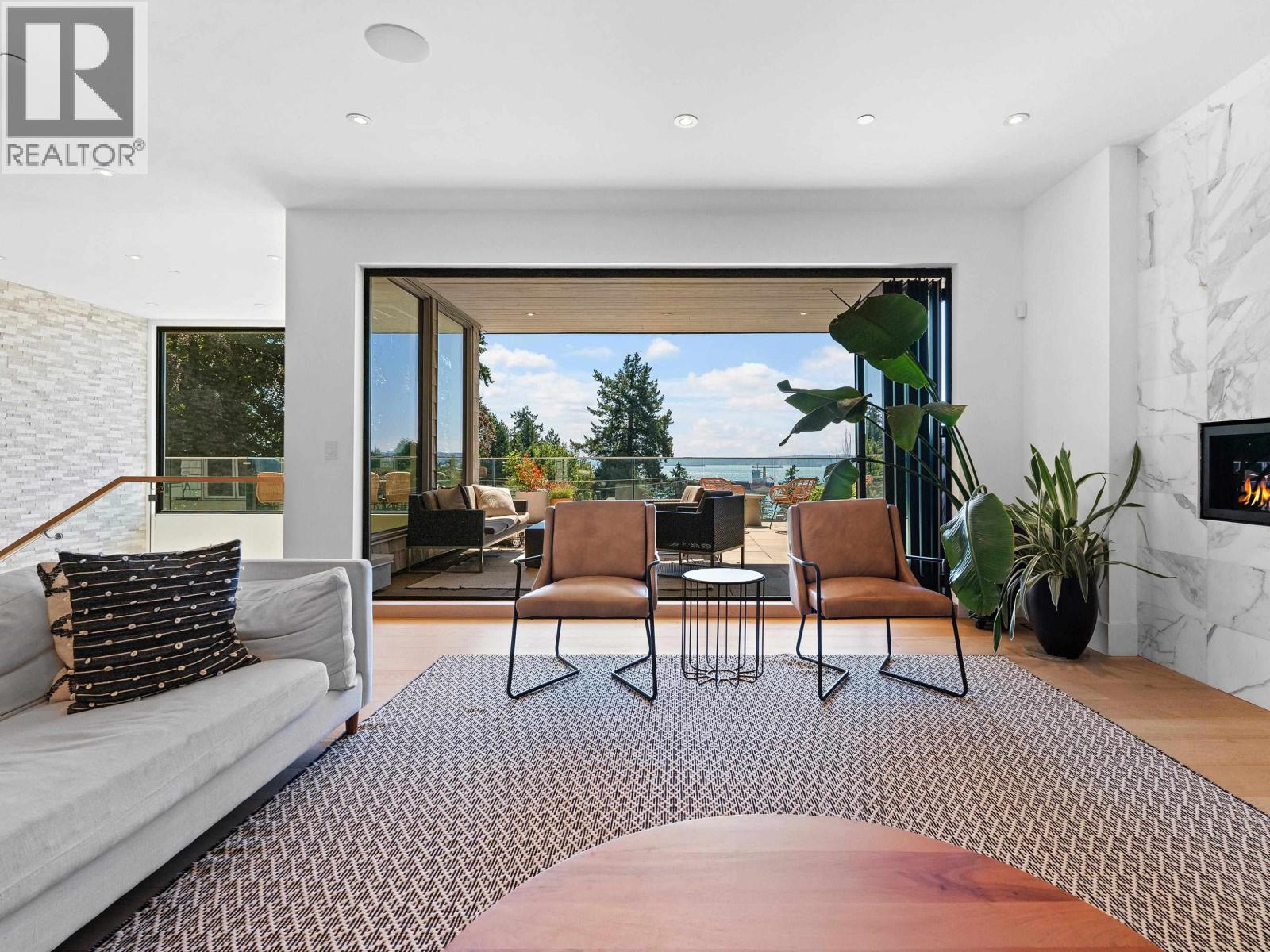 4701 PICCADILLY SOUTH ROAD, West Vancouver