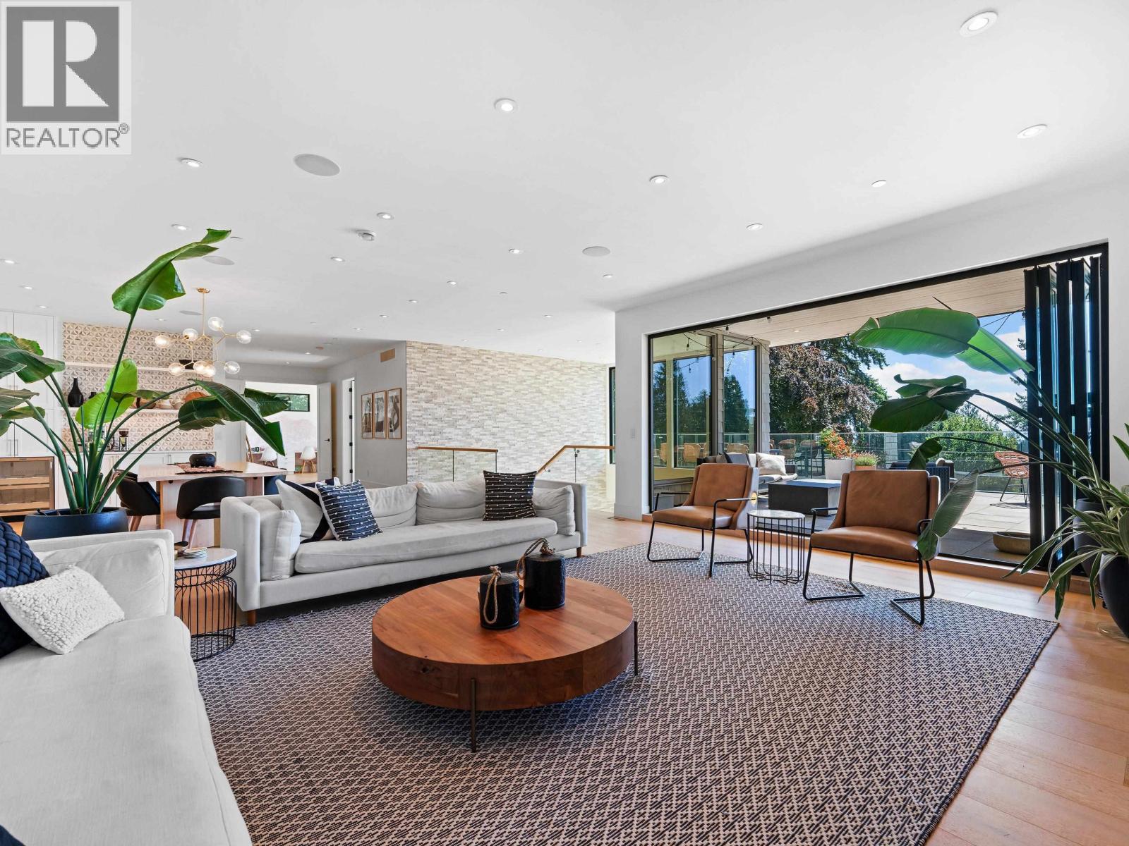 4701 PICCADILLY SOUTH ROAD, West Vancouver