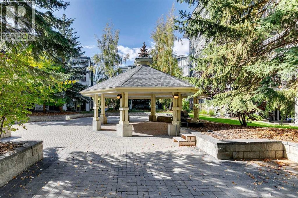 Single Family House for Sale in   Richard Court SW Lincoln Park Calgary 