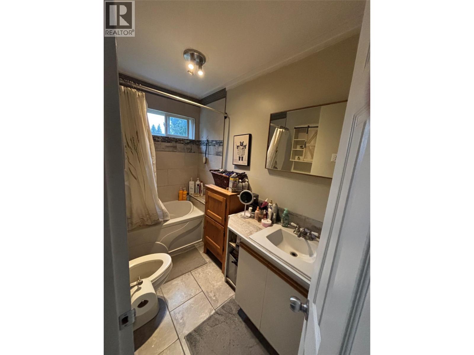 1233 Tunney Avenue, Sicamous