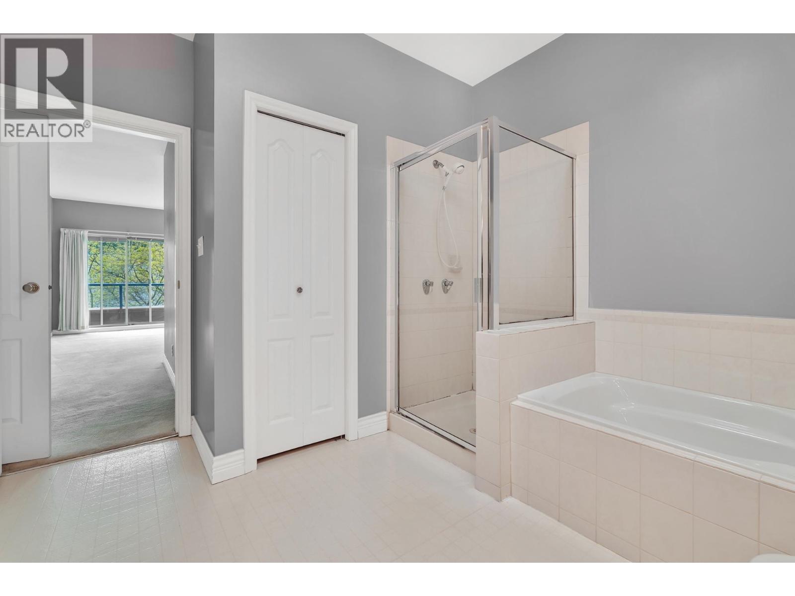 #304-4753 RIVER Road West, Ladner