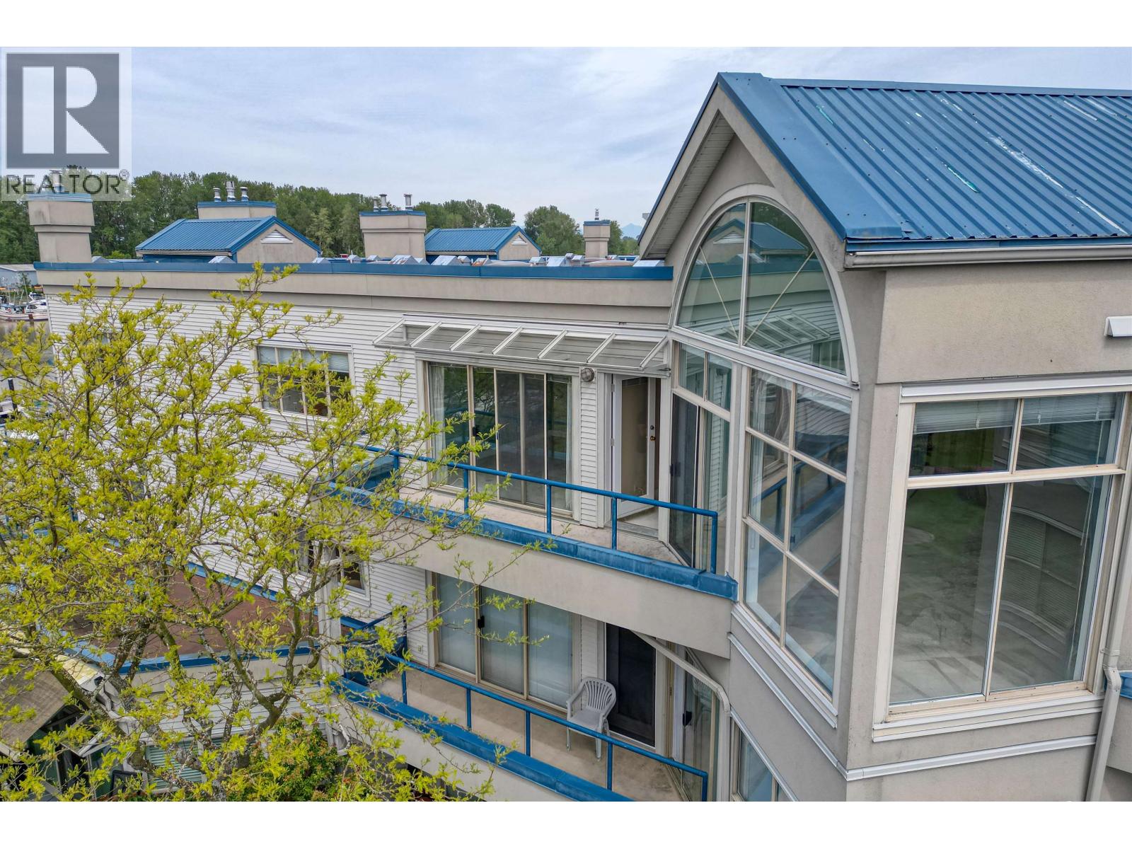 #304-4753 RIVER Road West, Ladner