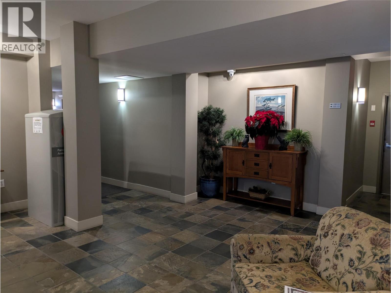 203 688 Lequime Road, Kelowna