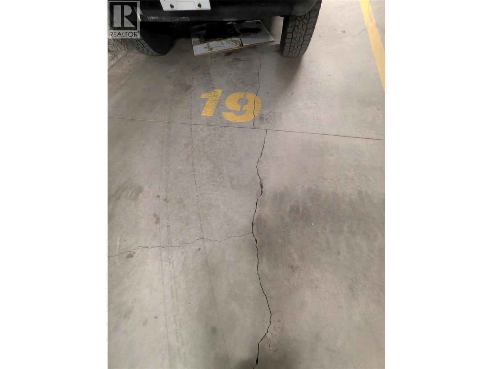 203 688 Lequime Road, Kelowna