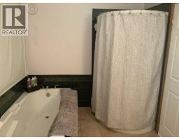 2pc Bathroom - 265 Long Joe Road, Osoyoos, BC V0H1V6 Photo 9