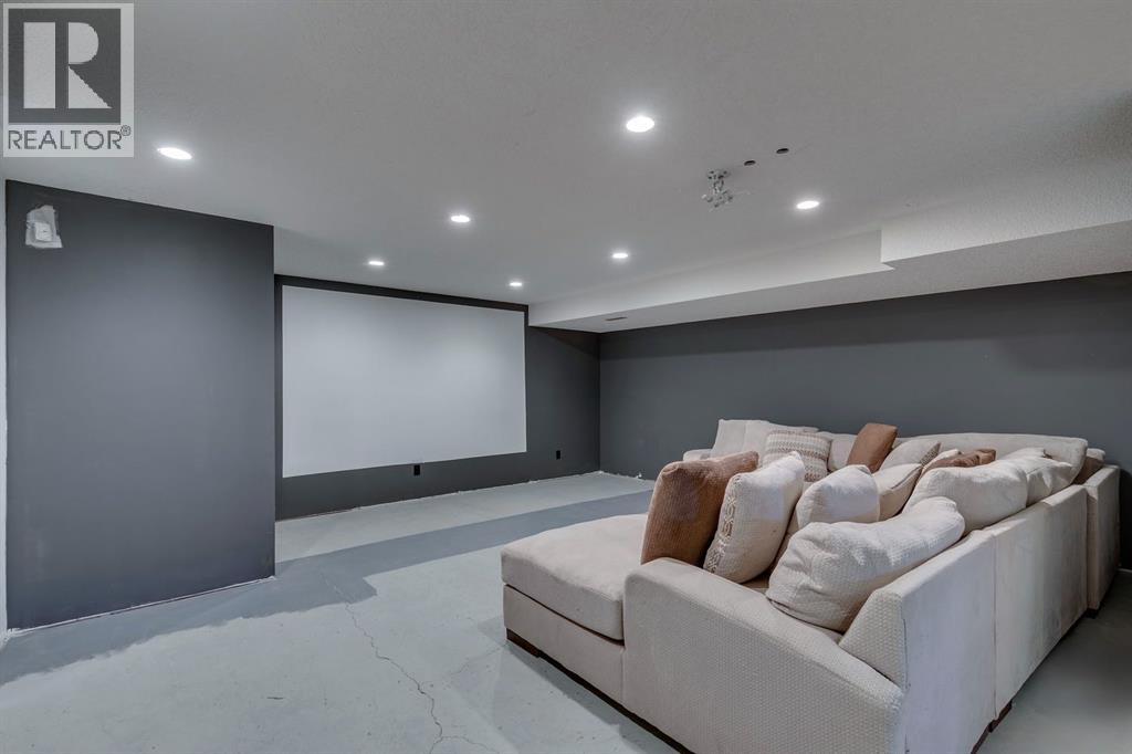 Single Family House for Sale in   Avenue NW Banff Trail Calgary 