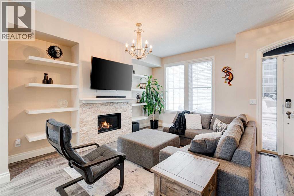 Single Family House for Sale in  Quarry Park Boulevard SE Douglasdale/Glen Calgary 