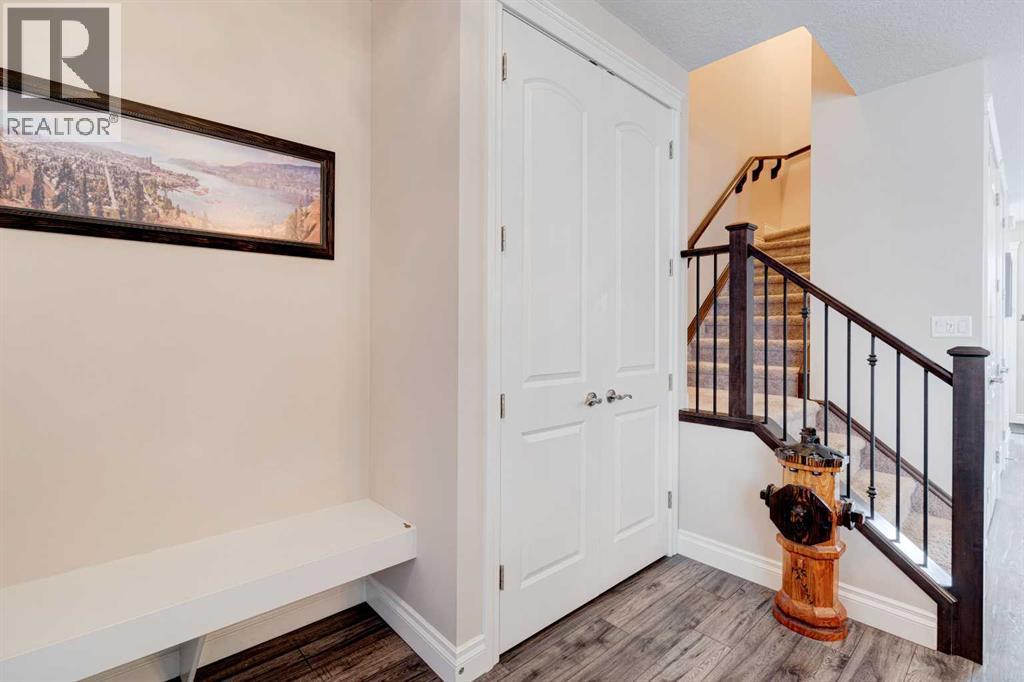 Single Family House for Sale in  Quarry Park Boulevard SE Douglasdale/Glen Calgary 