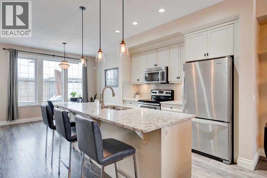 Single Family House for Sale in  Quarry Park Boulevard SE Douglasdale/Glen Calgary 