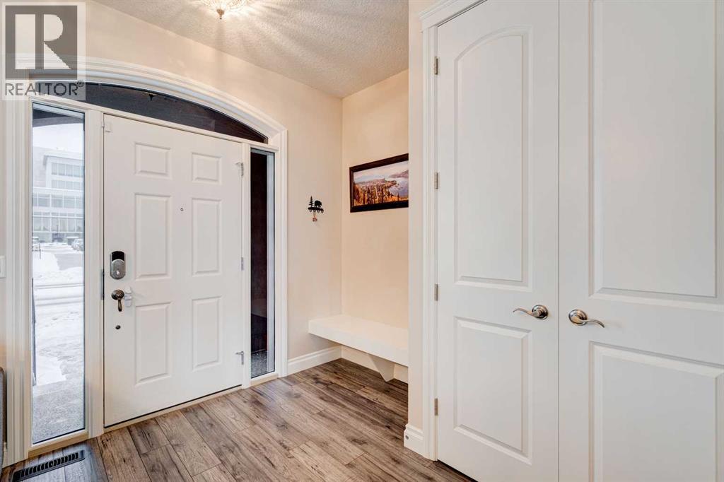 Single Family House for Sale in  Quarry Park Boulevard SE Douglasdale/Glen Calgary 