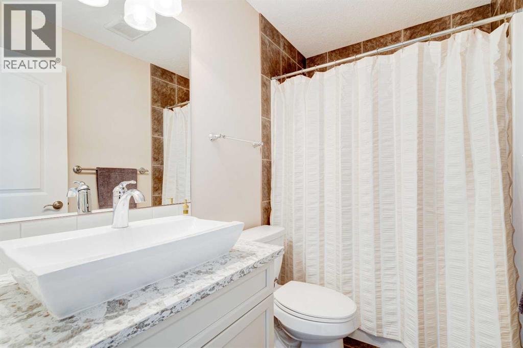 Single Family House for Sale in  Quarry Park Boulevard SE Douglasdale/Glen Calgary 