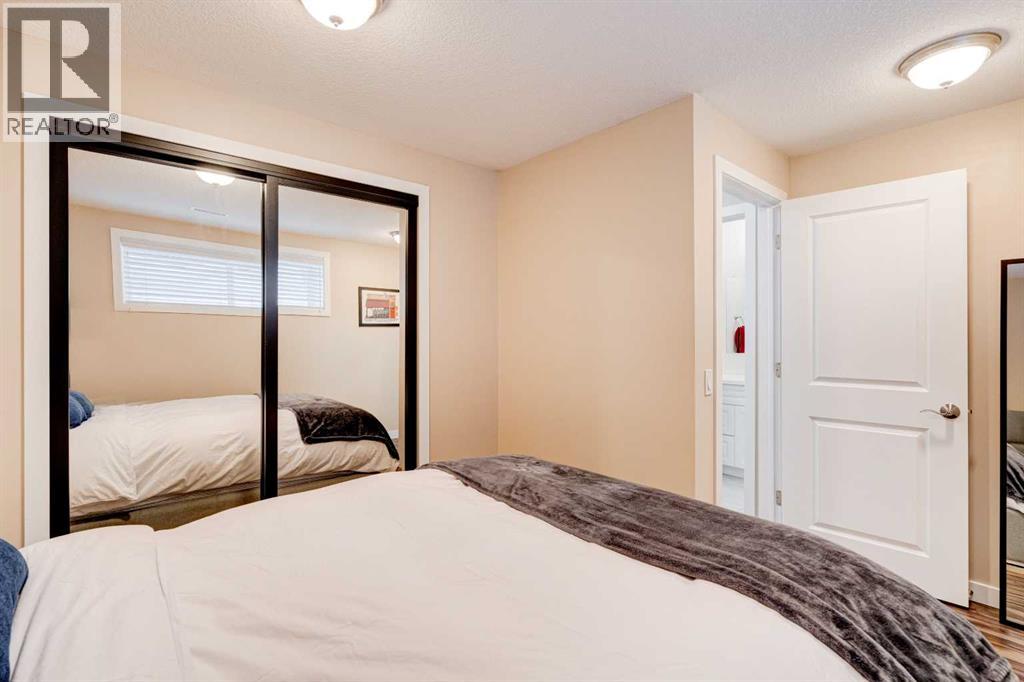 Single Family House for Sale in  Quarry Park Boulevard SE Douglasdale/Glen Calgary 