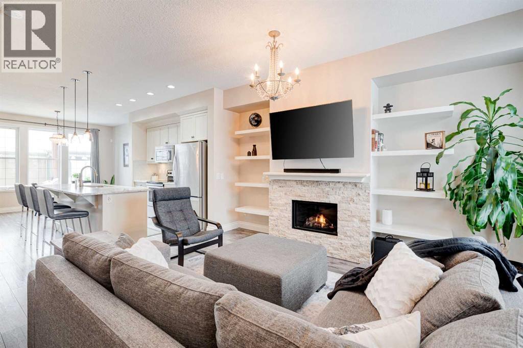 Single Family House for Sale in  Quarry Park Boulevard SE Douglasdale/Glen Calgary 