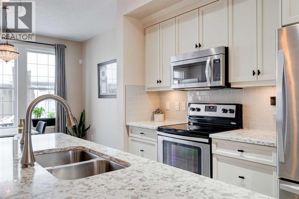 Single Family House for Sale in  Quarry Park Boulevard SE Douglasdale/Glen Calgary 