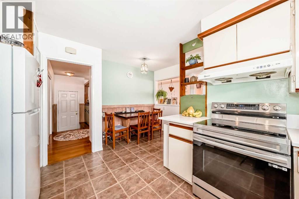 Single Family House Bungalow for Sale in  Vandergrift Crescent NW Varsity Calgary 