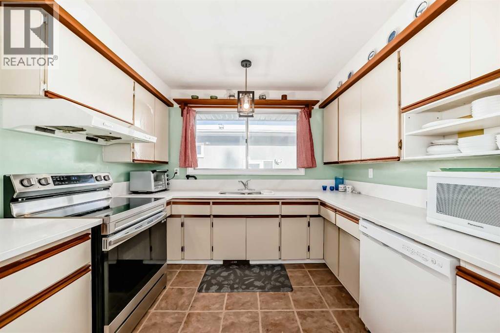 Single Family House Bungalow for Sale in  Vandergrift Crescent NW Varsity Calgary 