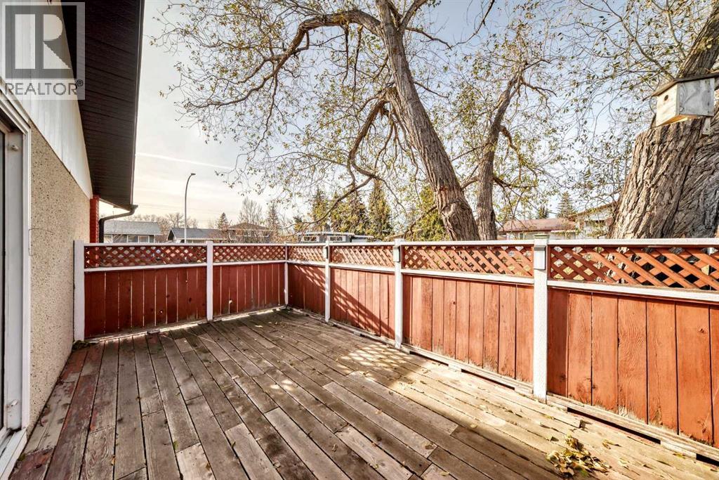 Single Family House Bungalow for Sale in  Vandergrift Crescent NW Varsity Calgary 