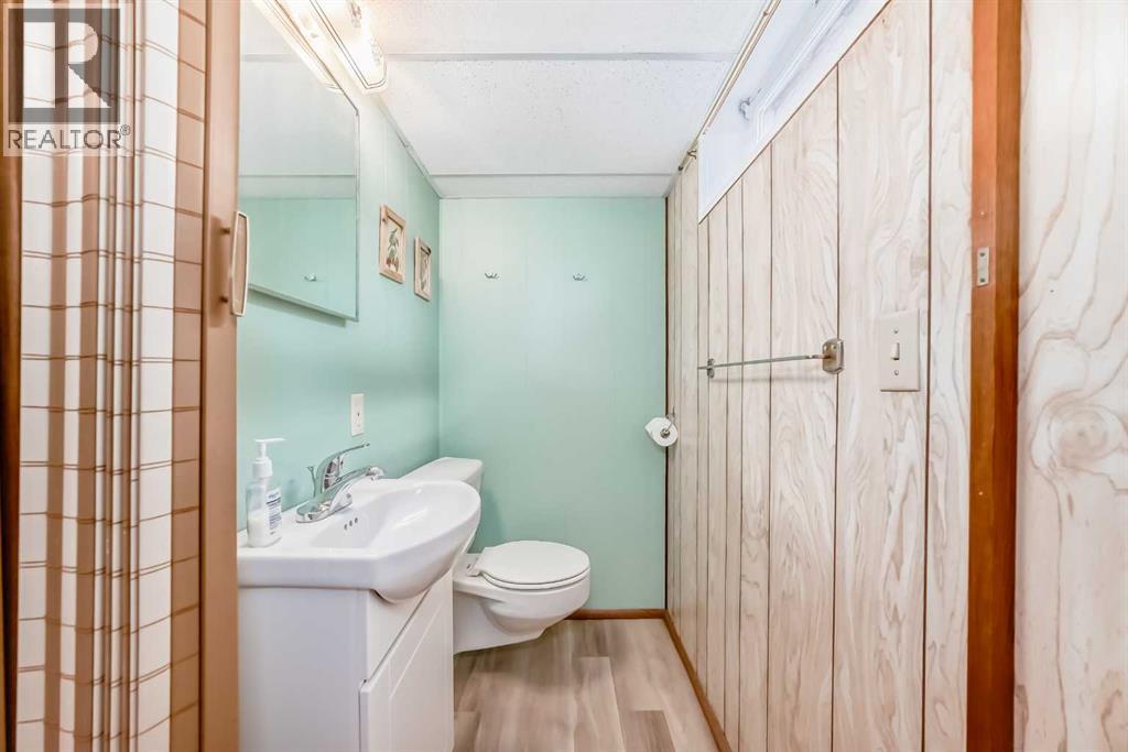 Single Family House Bungalow for Sale in  Vandergrift Crescent NW Varsity Calgary 