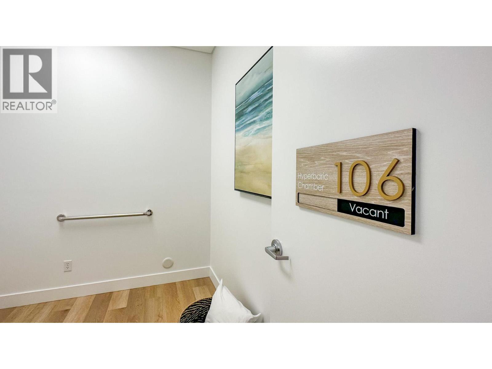 102 3320 Richter Street, Kelowna