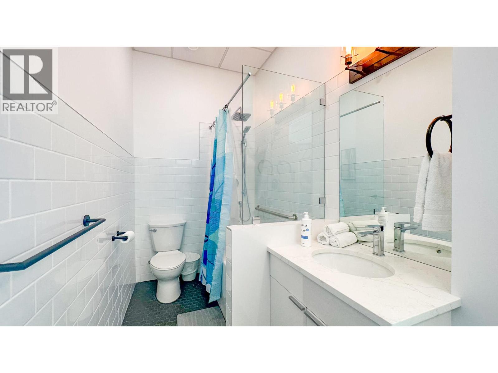 102 3320 Richter Street, Kelowna