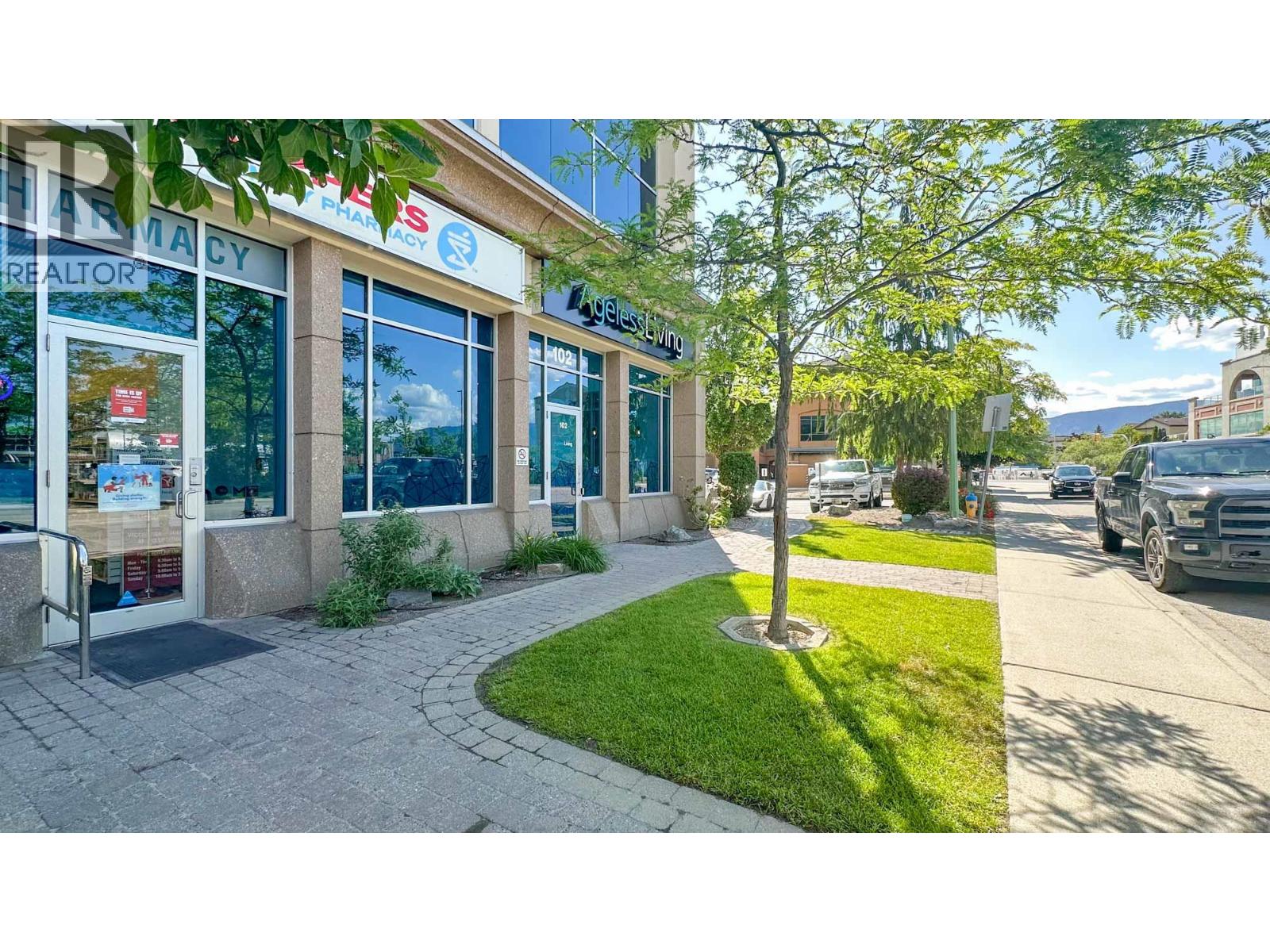 102 3320 Richter Street, Kelowna