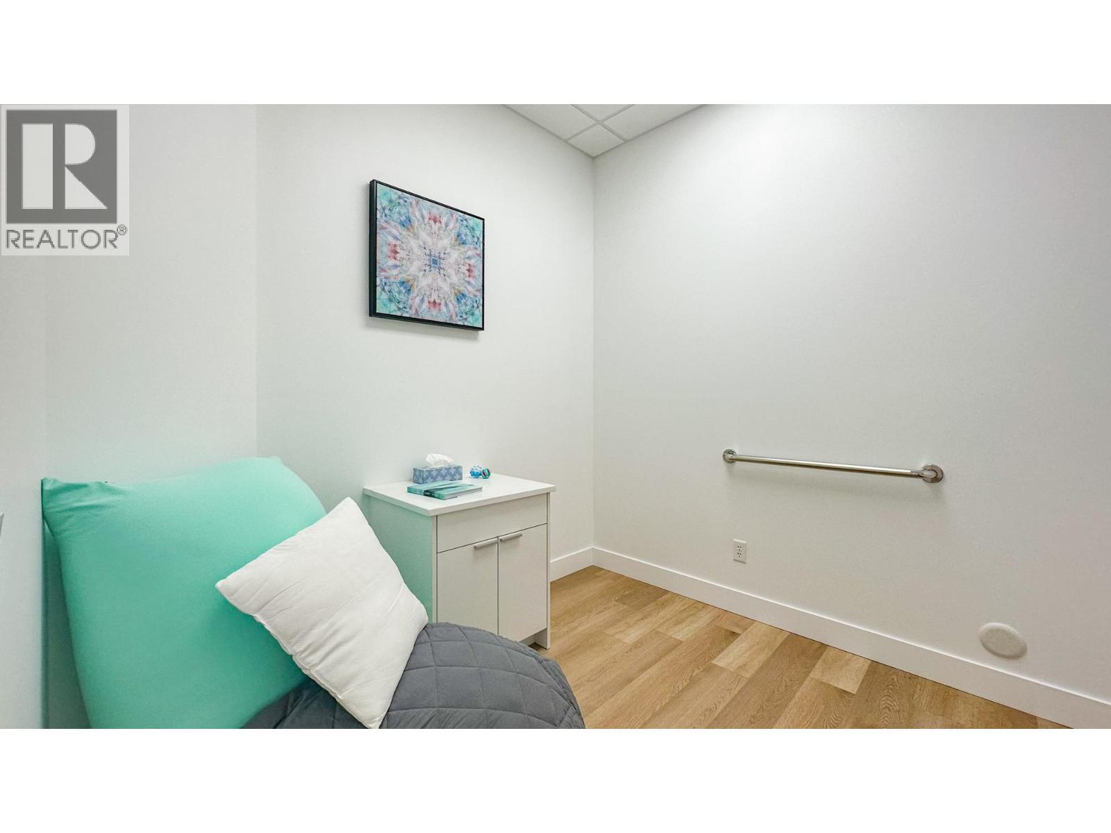 102 3320 Richter Street, Kelowna