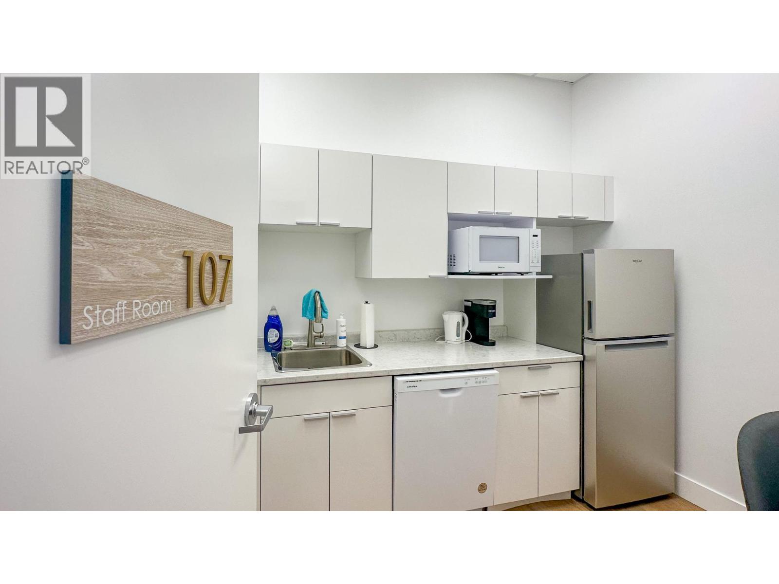 102 3320 Richter Street, Kelowna