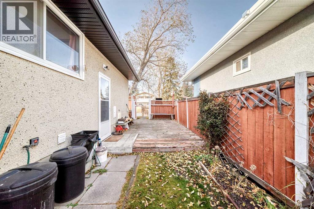 Single Family House Bungalow for Sale in  Vandergrift Crescent NW Varsity Calgary 
