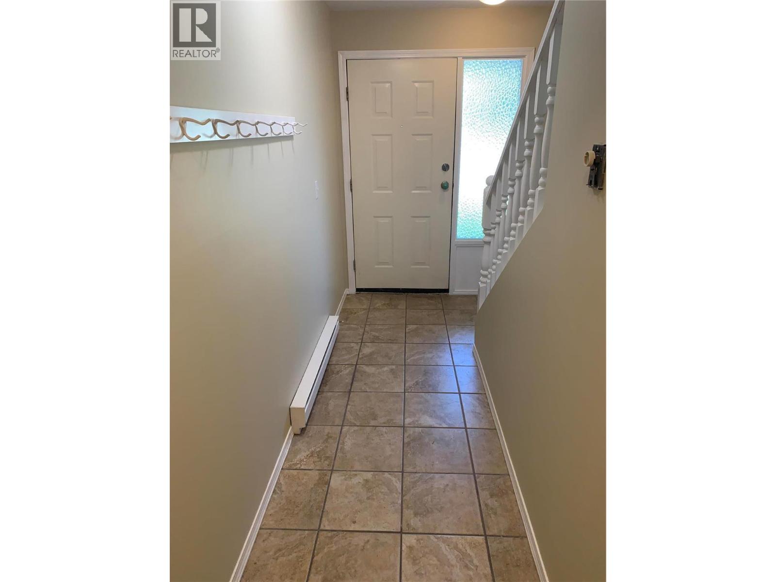  1425 Highland Drive South, Kelowna