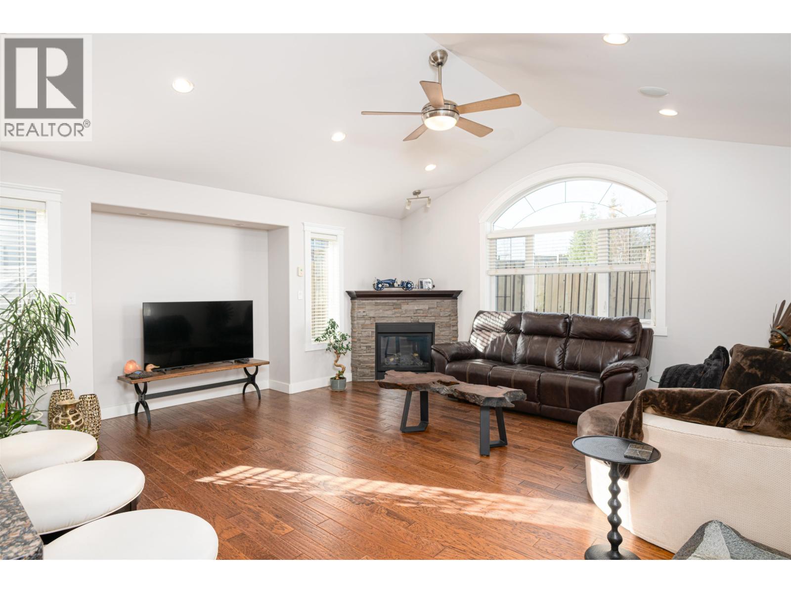 6981 WESTMOUNT DRIVE, Prince George