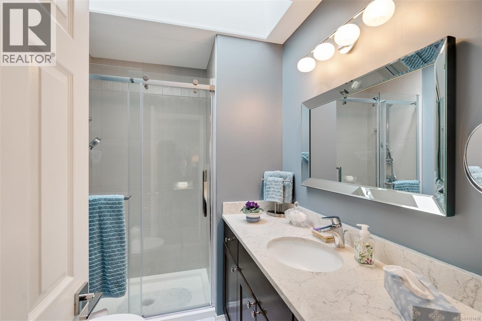 22 901 Kentwood Lane, Saanich