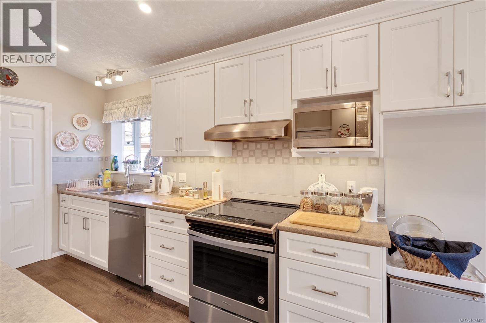 22 901 Kentwood Lane, Saanich