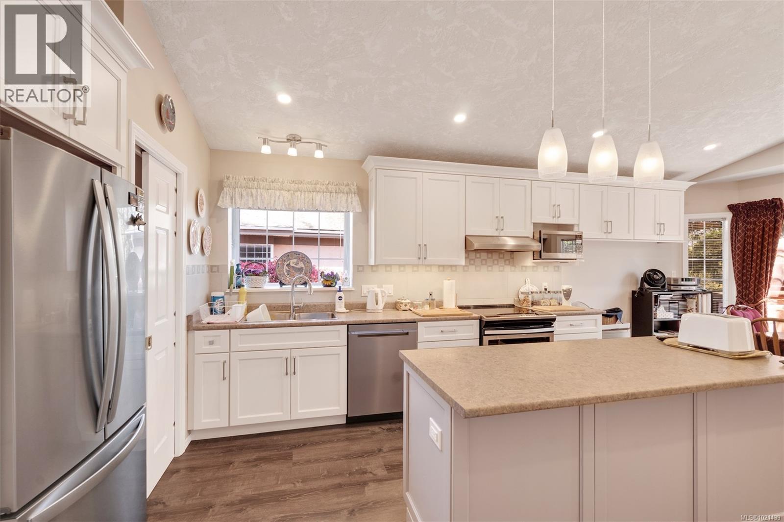 22 901 Kentwood Lane, Saanich