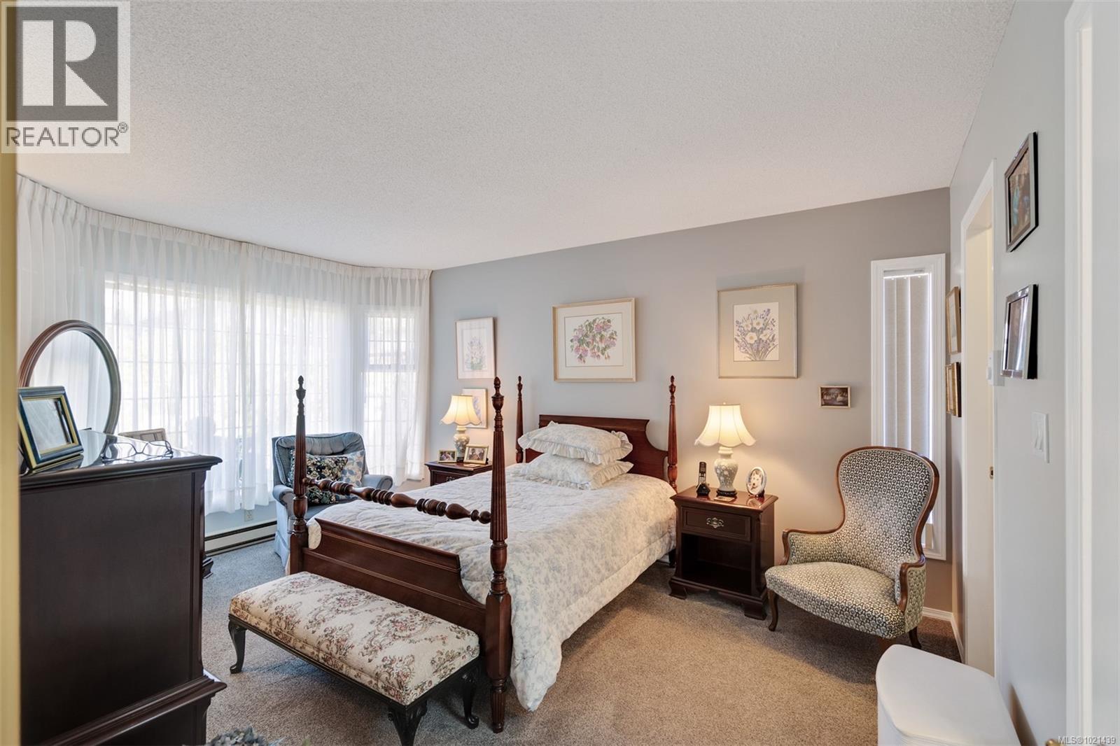 22 901 Kentwood Lane, Saanich