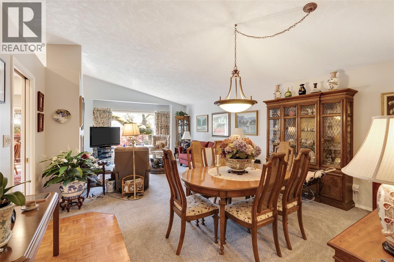22 901 Kentwood Lane, Saanich