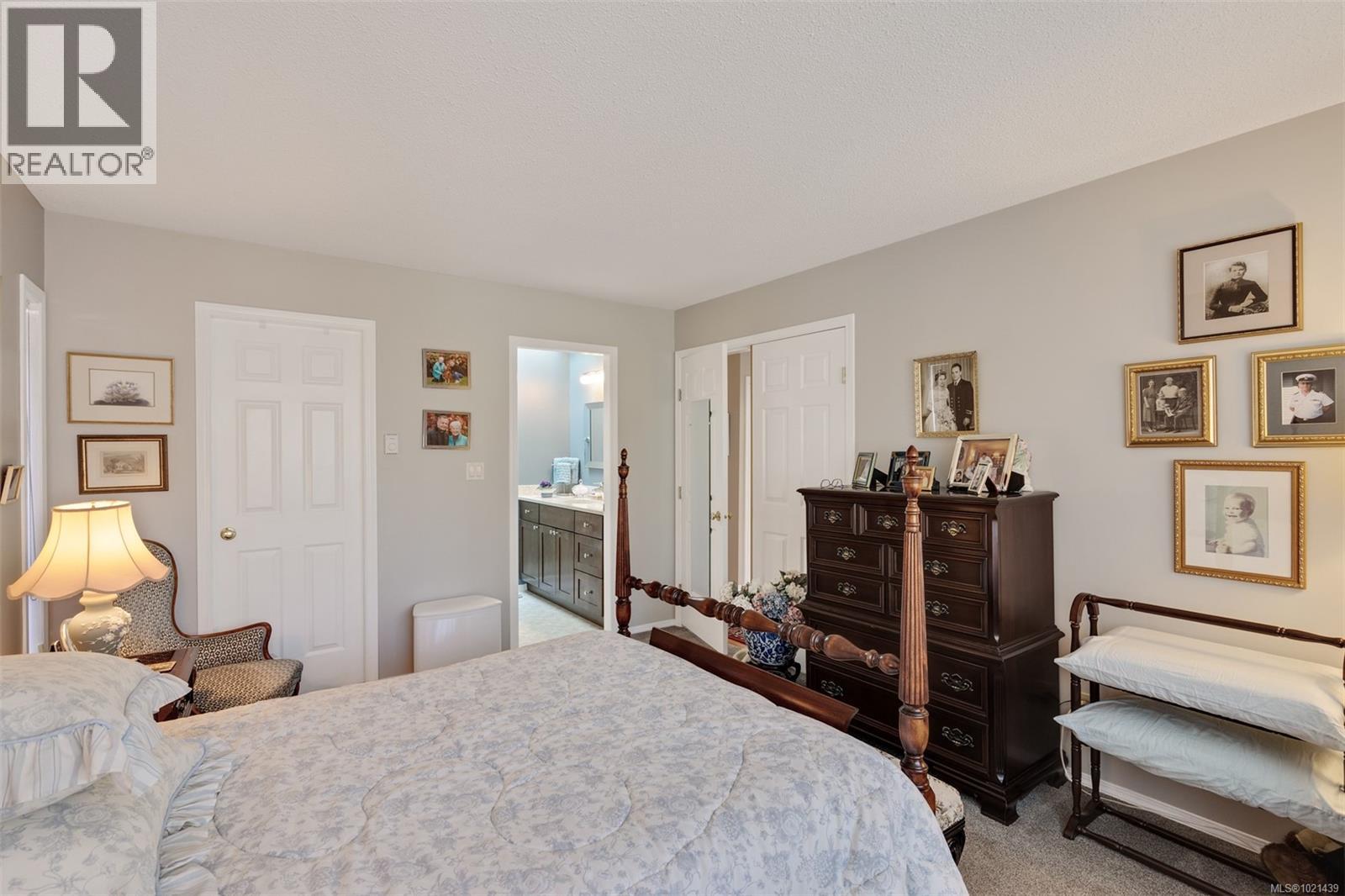 22 901 Kentwood Lane, Saanich