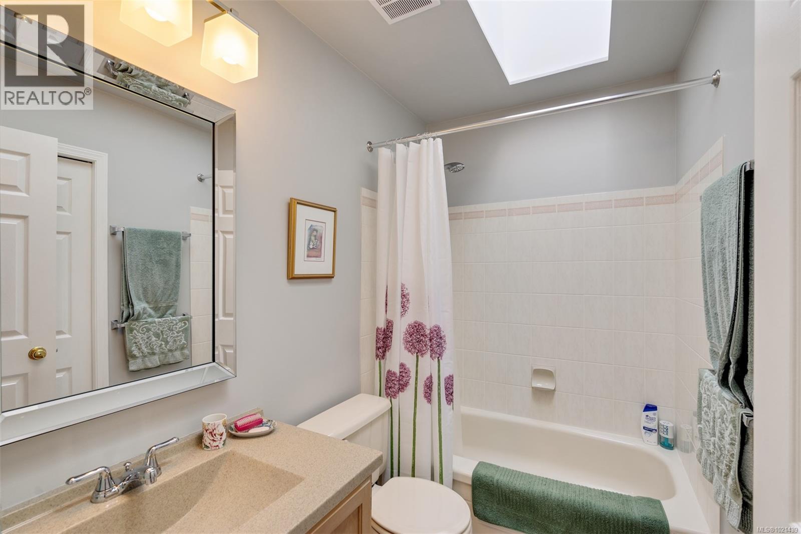 22 901 Kentwood Lane, Saanich