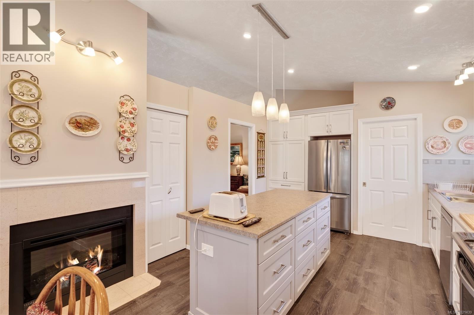 22 901 Kentwood Lane, Saanich