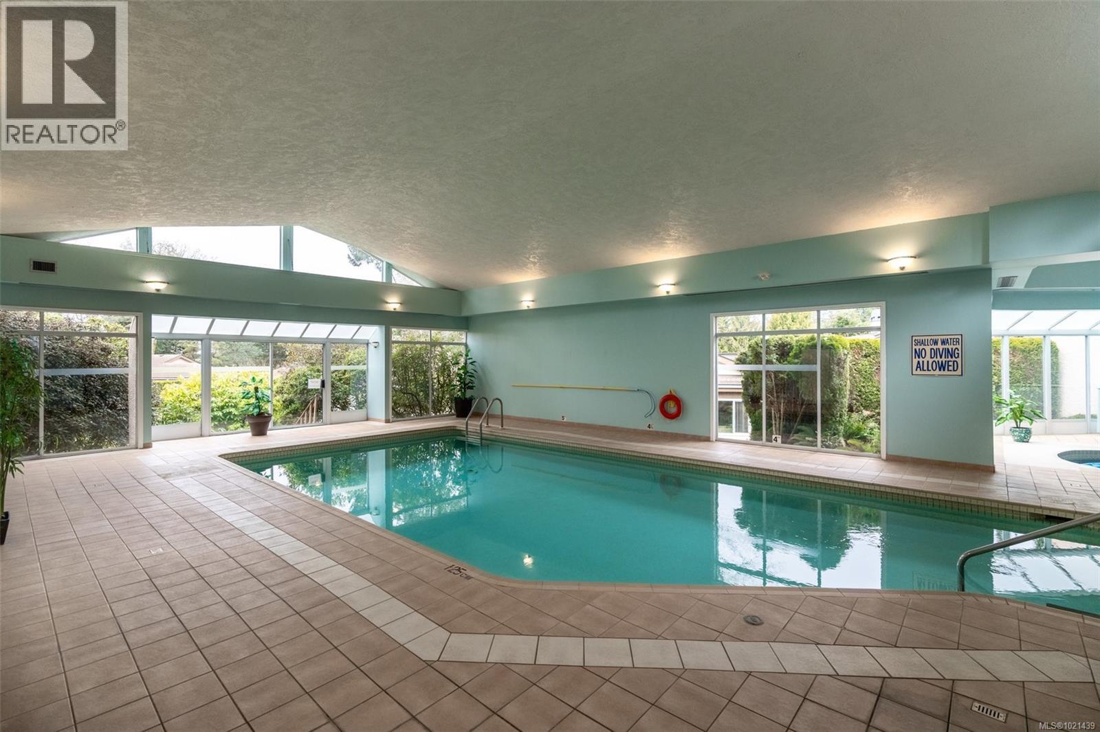 22 901 Kentwood Lane, Saanich