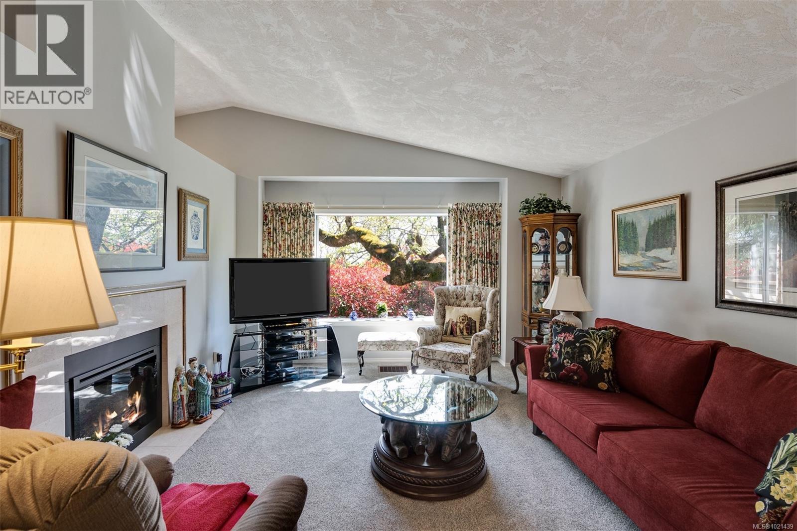 22 901 Kentwood Lane, Saanich