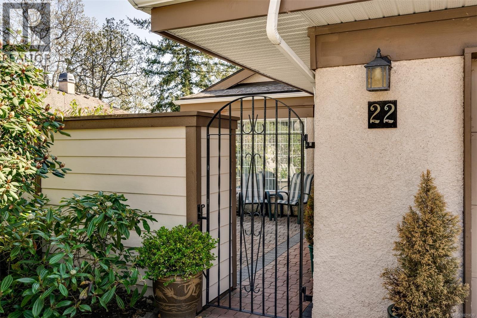 22 901 Kentwood Lane, Saanich