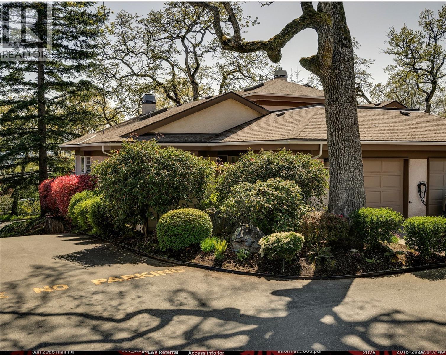 22 901 Kentwood Lane, Saanich