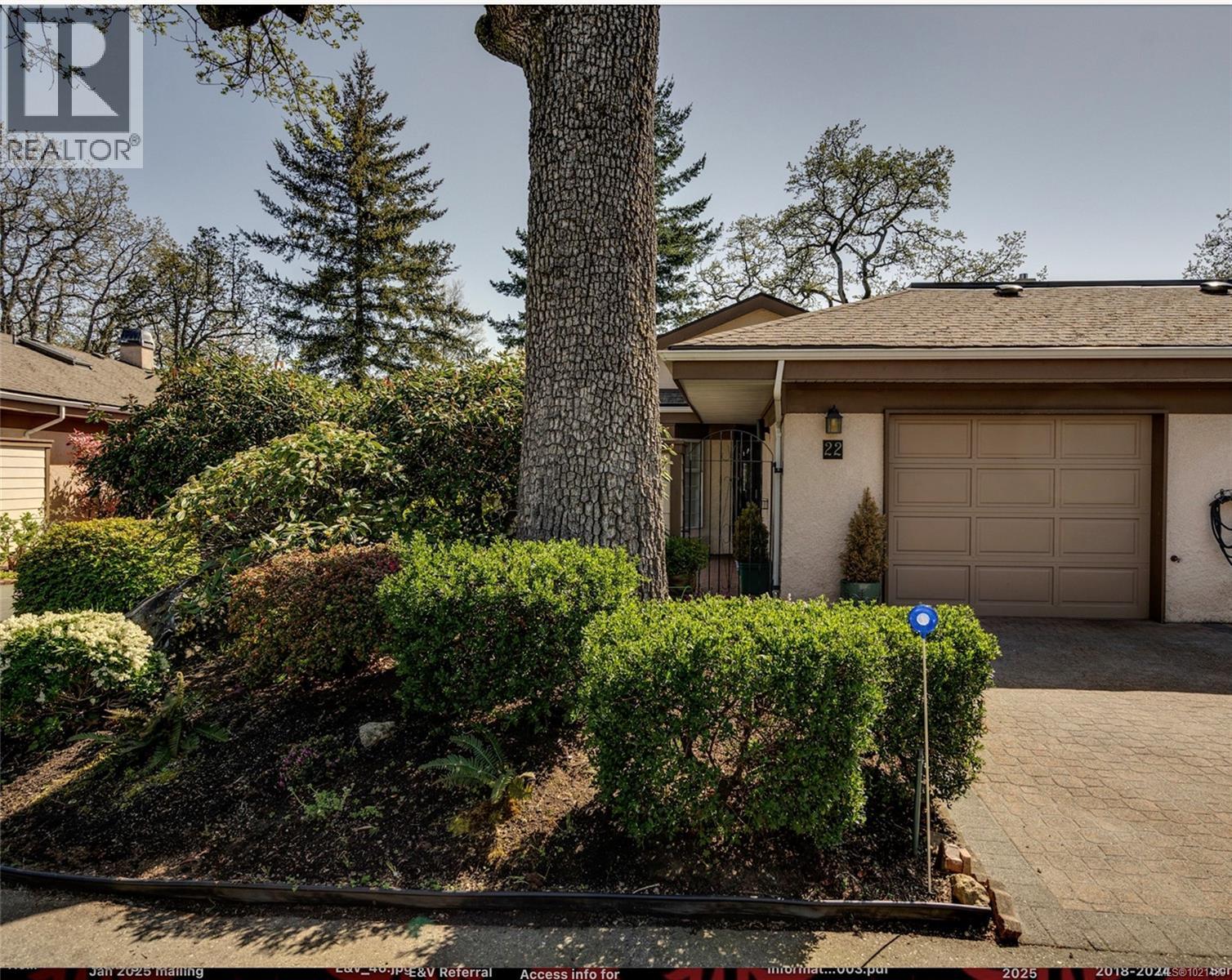 22 901 Kentwood Lane, Saanich