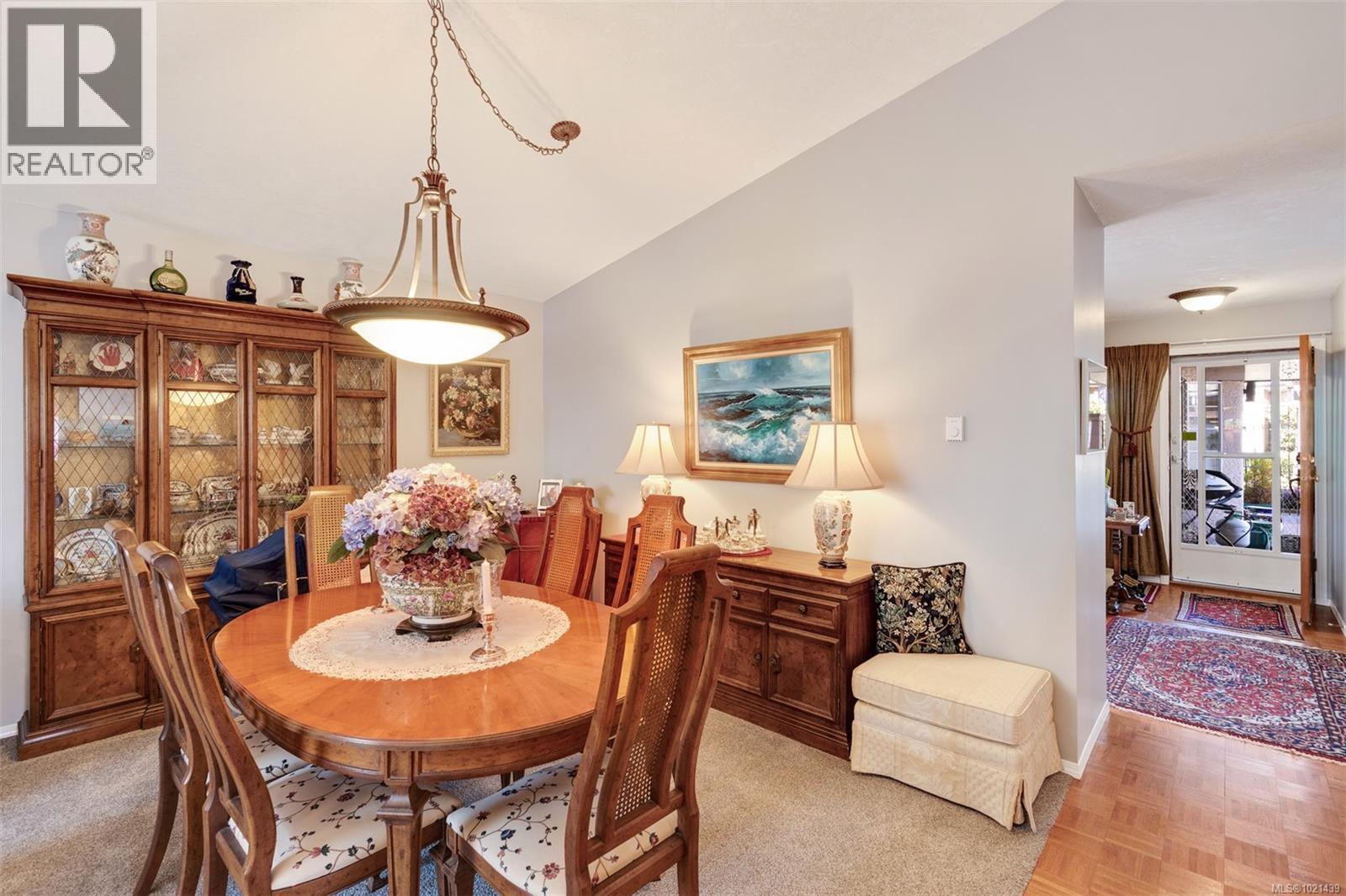 22 901 Kentwood Lane, Saanich