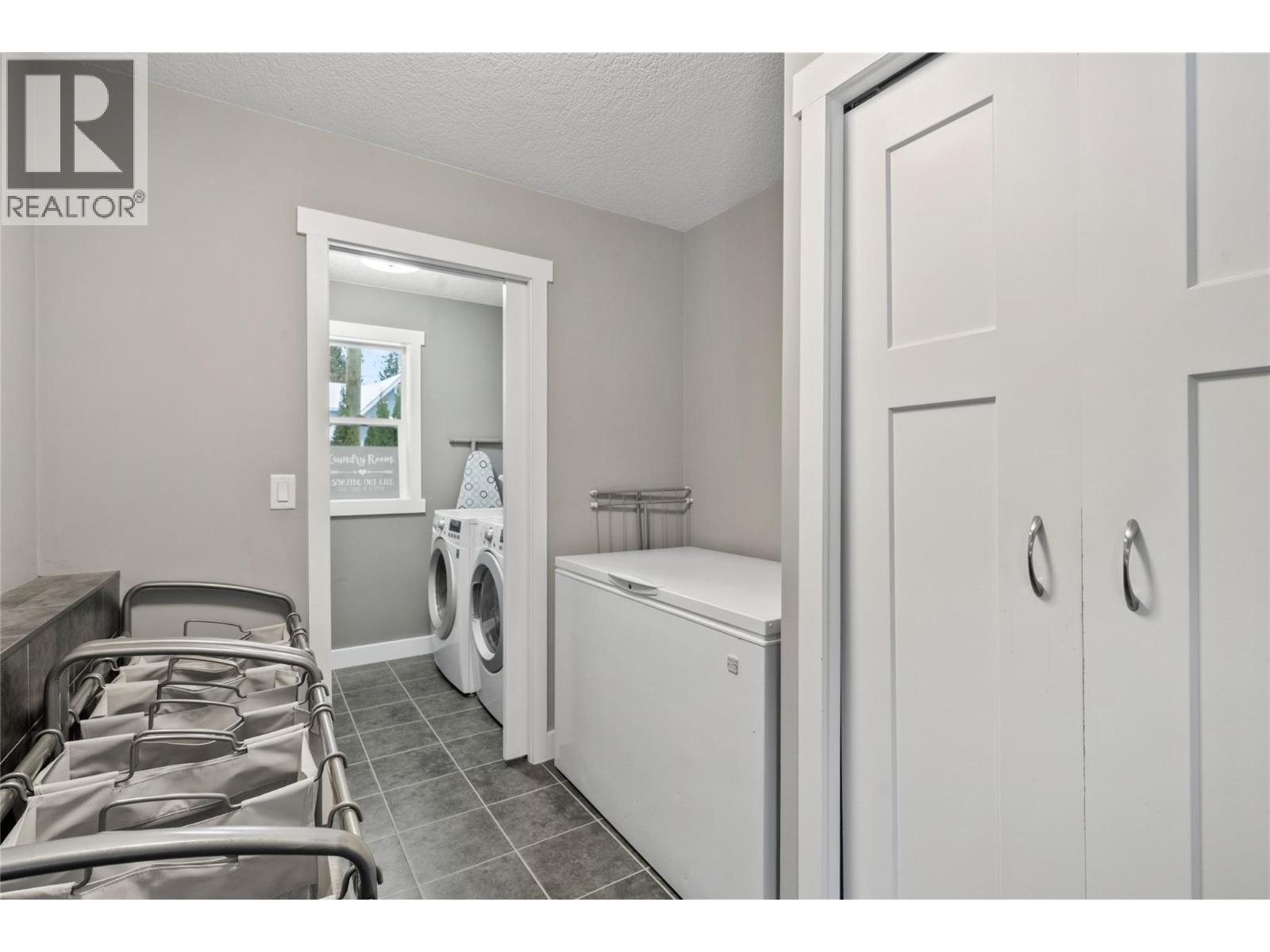 3751 65 Avenue NW, Salmon Arm