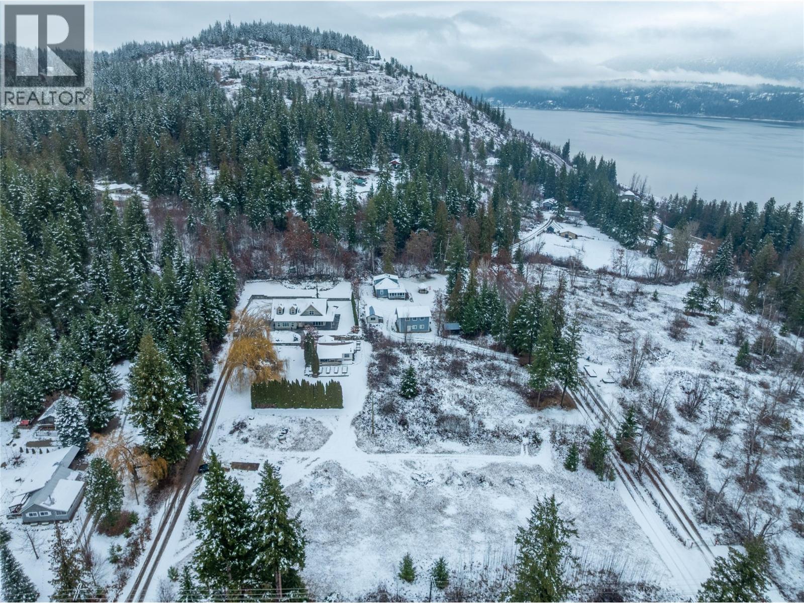 3751 65 Avenue NW, Salmon Arm