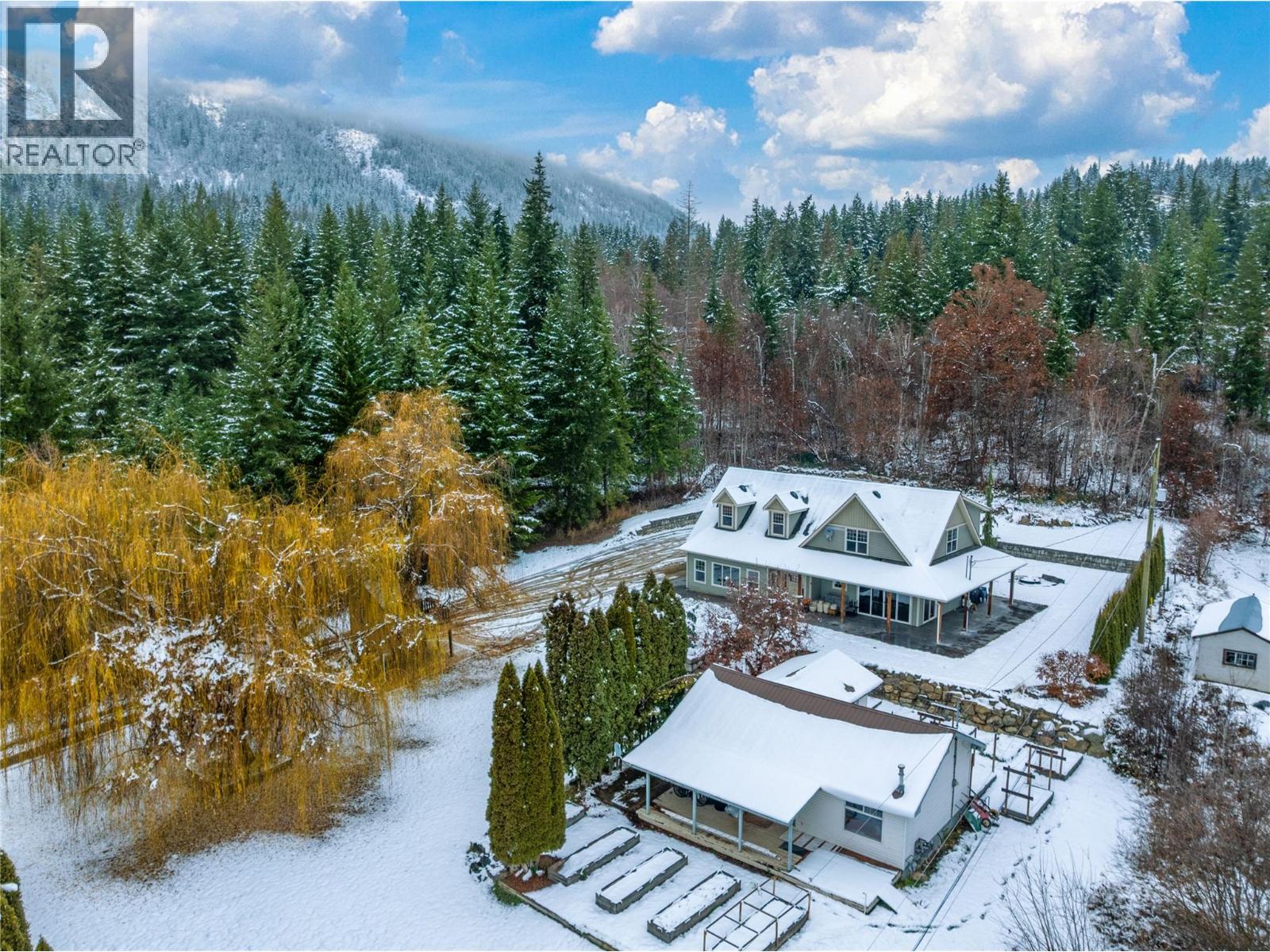 3751 65 Avenue NW, Salmon Arm